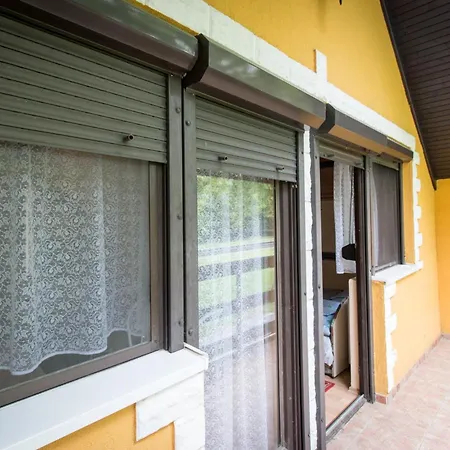 Kovacs Vendeghaz Lägenhet *